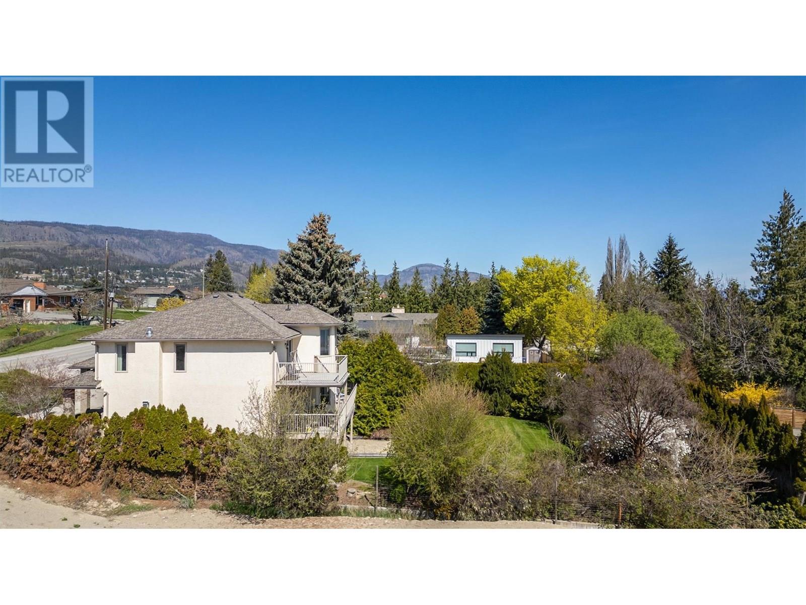  2341 Thacker Drive, West Kelowna