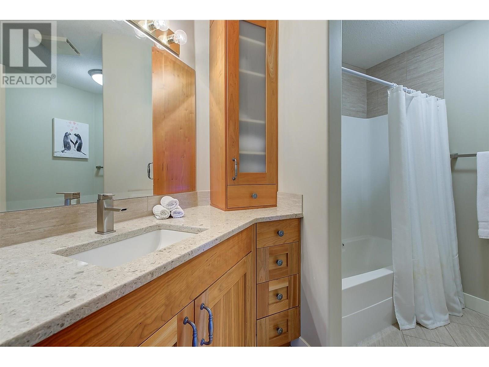  2341 Thacker Drive, West Kelowna