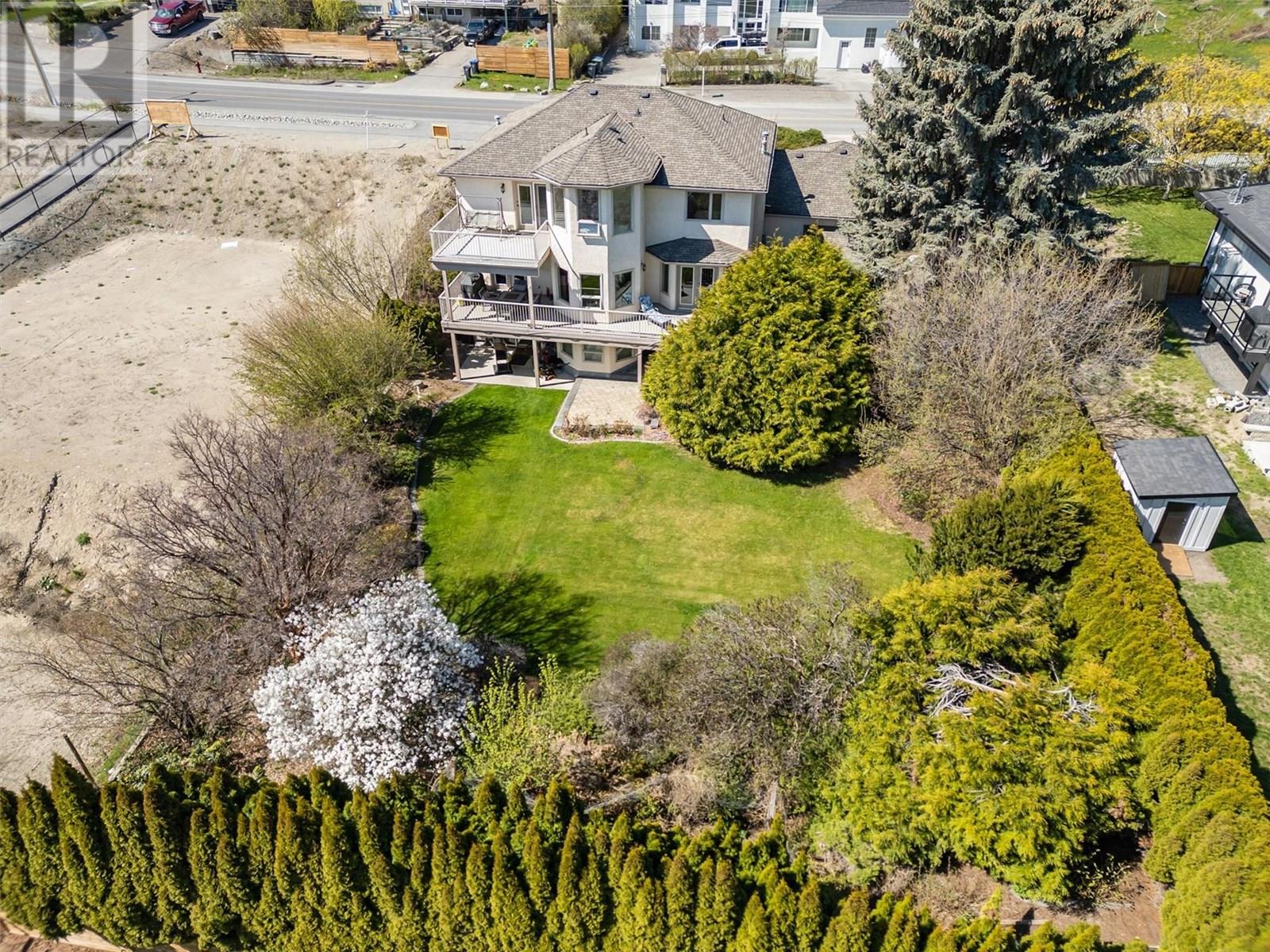  2341 Thacker Drive, West Kelowna