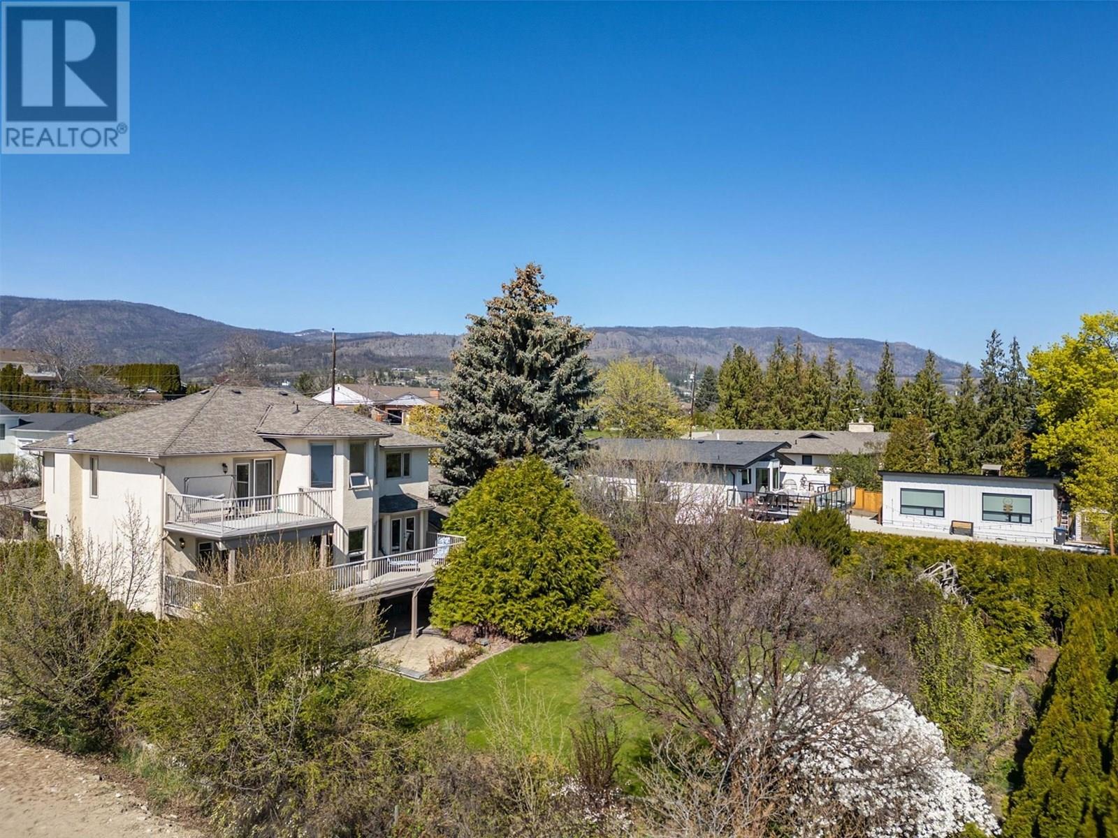  2341 Thacker Drive, West Kelowna
