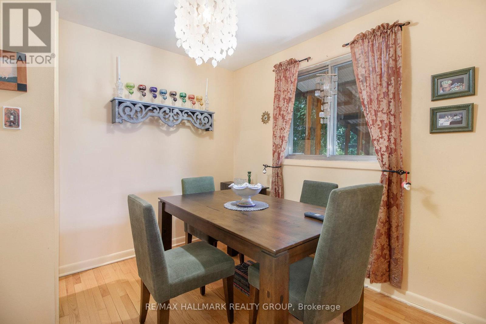 Photo 10 of 1036 Gill Avenue, Ottawa ON