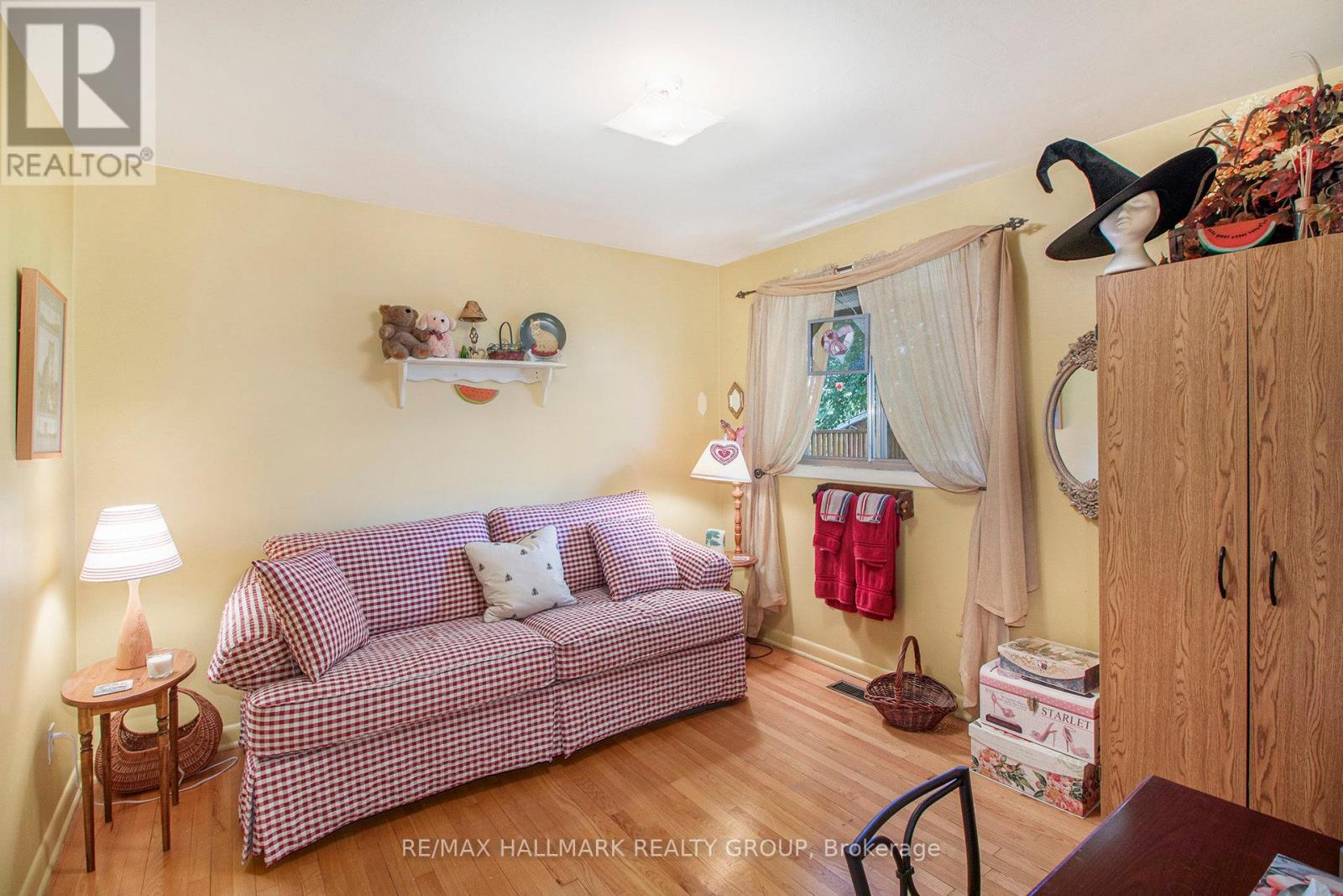 Photo 16 of 1036 Gill Avenue, Ottawa ON