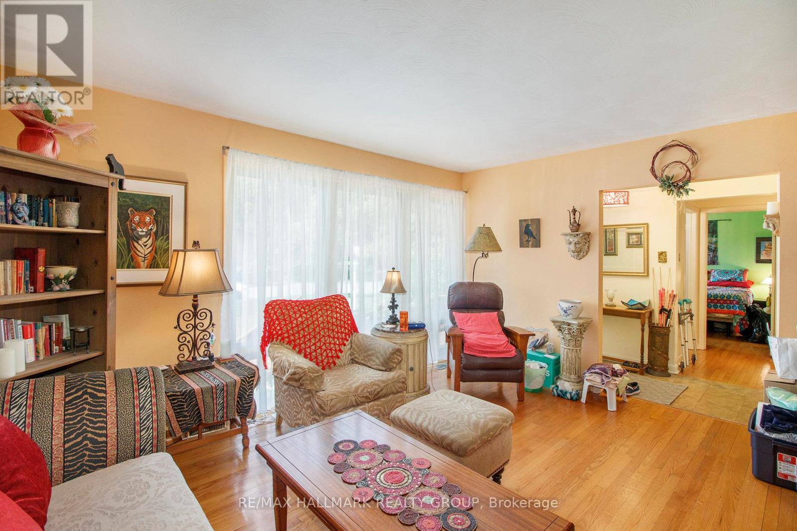 Photo 6 of 1036 Gill Avenue, Ottawa ON