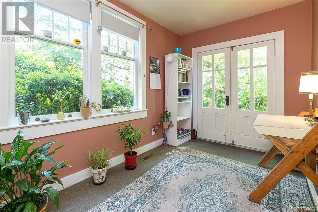 1794 Midgard Ave, Saanich