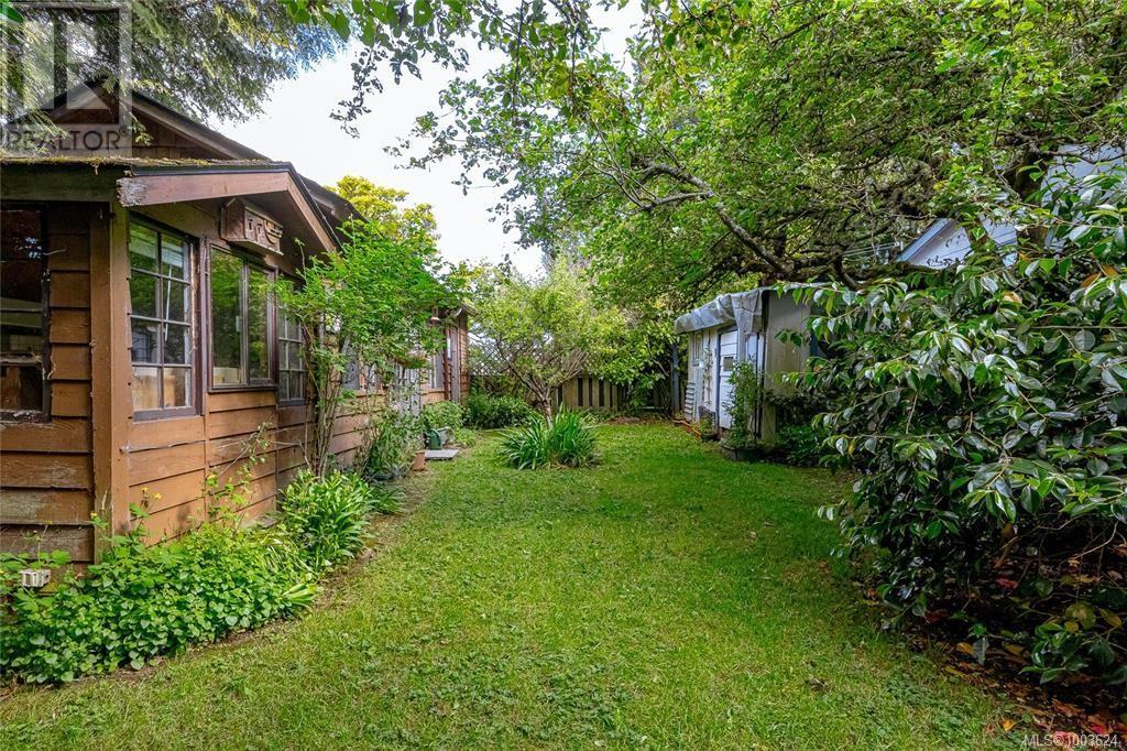 1794 Midgard Ave, Saanich