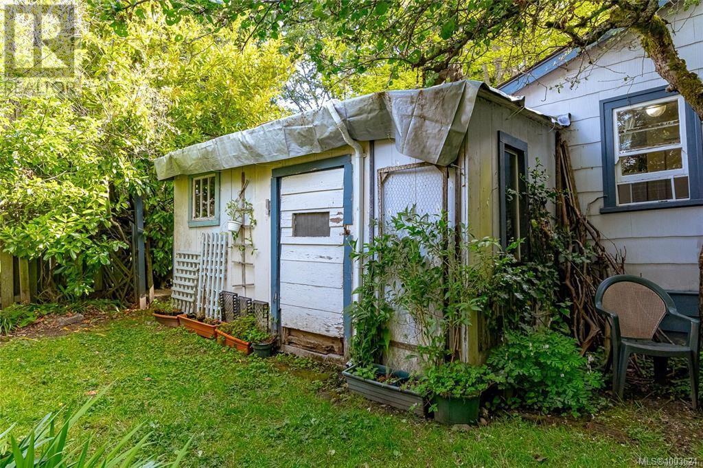 1794 Midgard Ave, Saanich