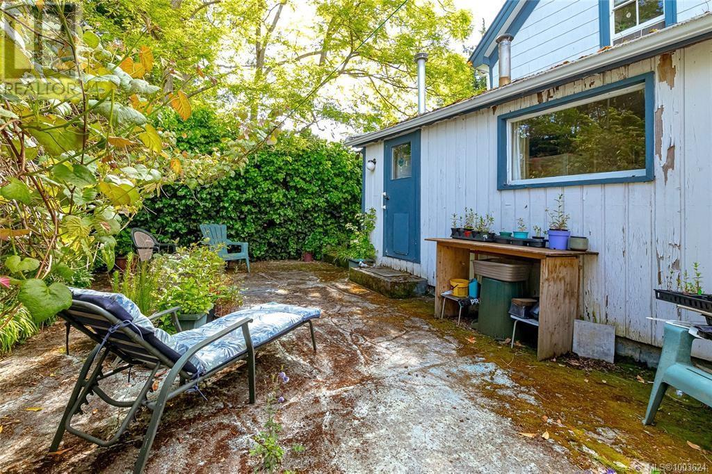 1794 Midgard Ave, Saanich