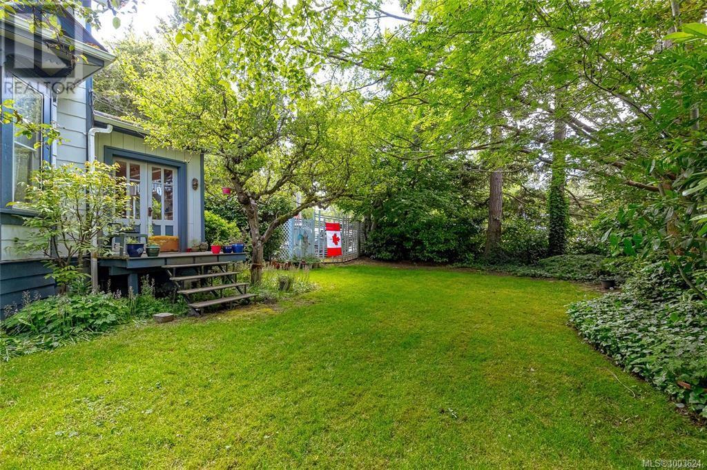 1794 Midgard Ave, Saanich