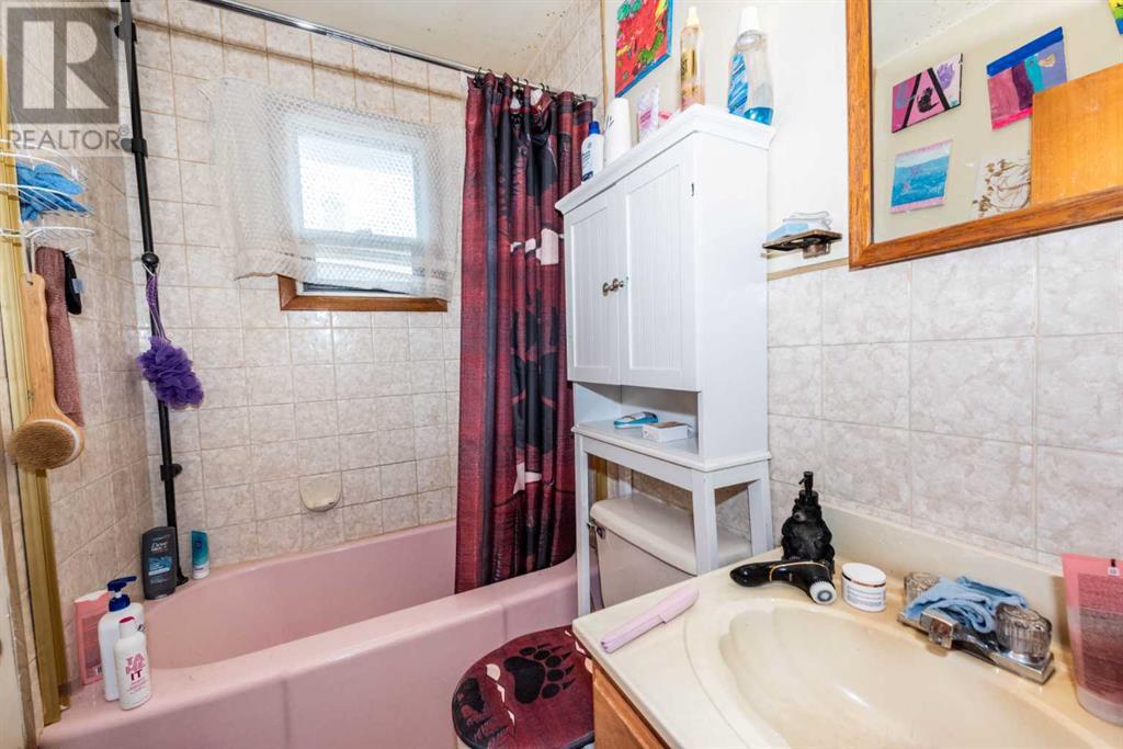 Single Family House Bi-level for Sale in   Street SE Forest Lawn Calgary 
