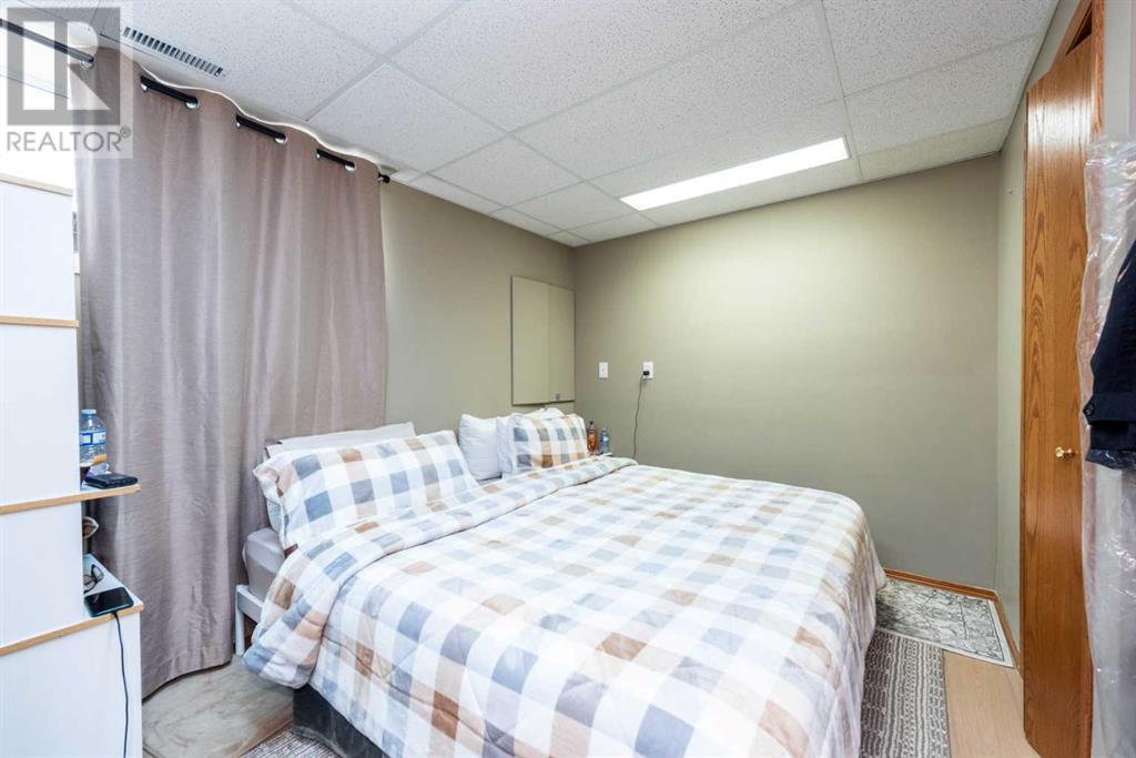 Single Family House for Sale in  Hawktree Circle NW Hawkwood Calgary 