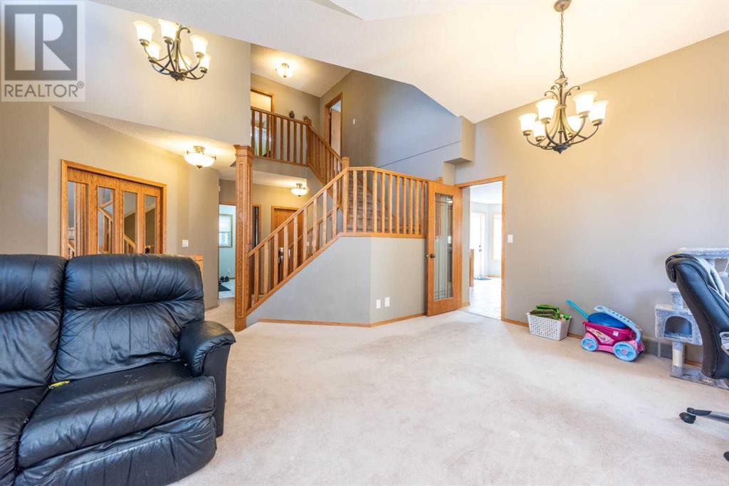 Single Family House for Sale in  Hawktree Circle NW Hawkwood Calgary 