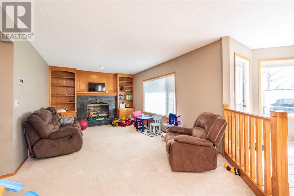 Single Family House for Sale in  Hawktree Circle NW Hawkwood Calgary 