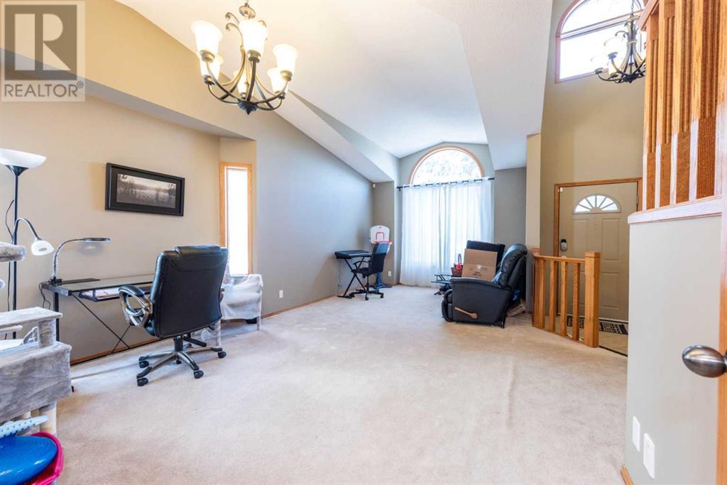 Single Family House for Sale in  Hawktree Circle NW Hawkwood Calgary 