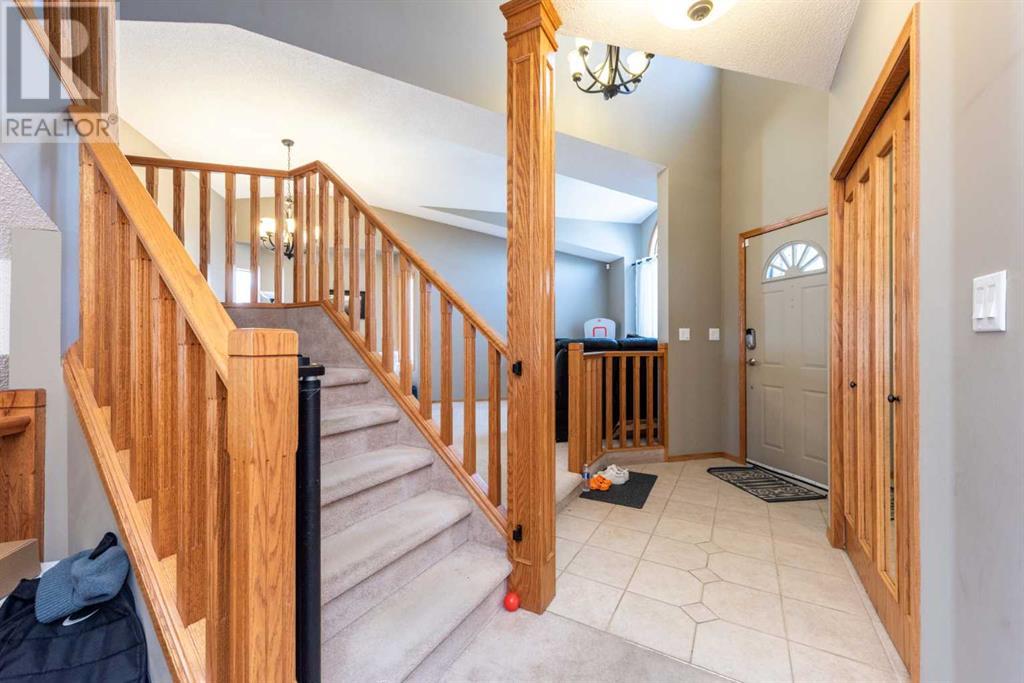 Single Family House for Sale in  Hawktree Circle NW Hawkwood Calgary 