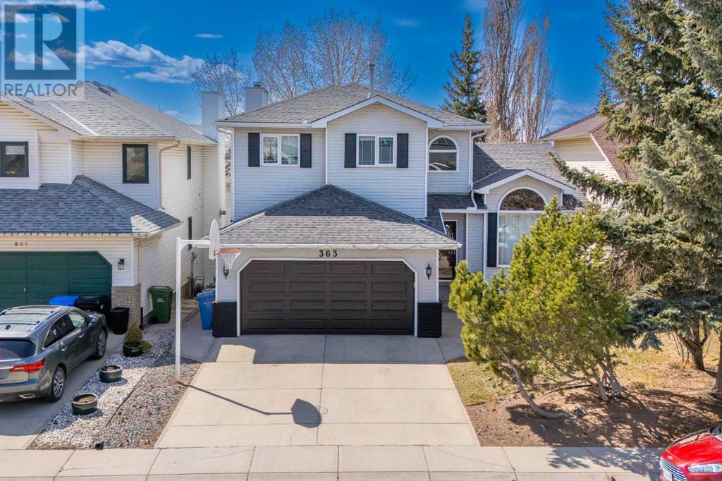 Single Family House for Sale in  Hawktree Circle NW Hawkwood Calgary 