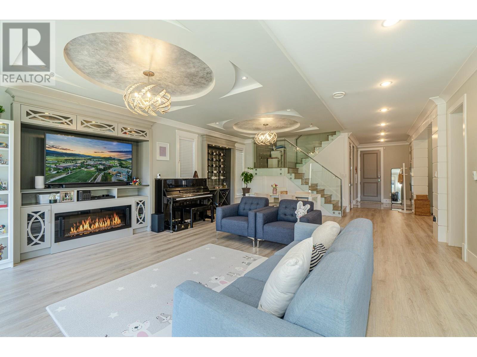 Photo 7 of 5028 Maple Road, Richmond BC