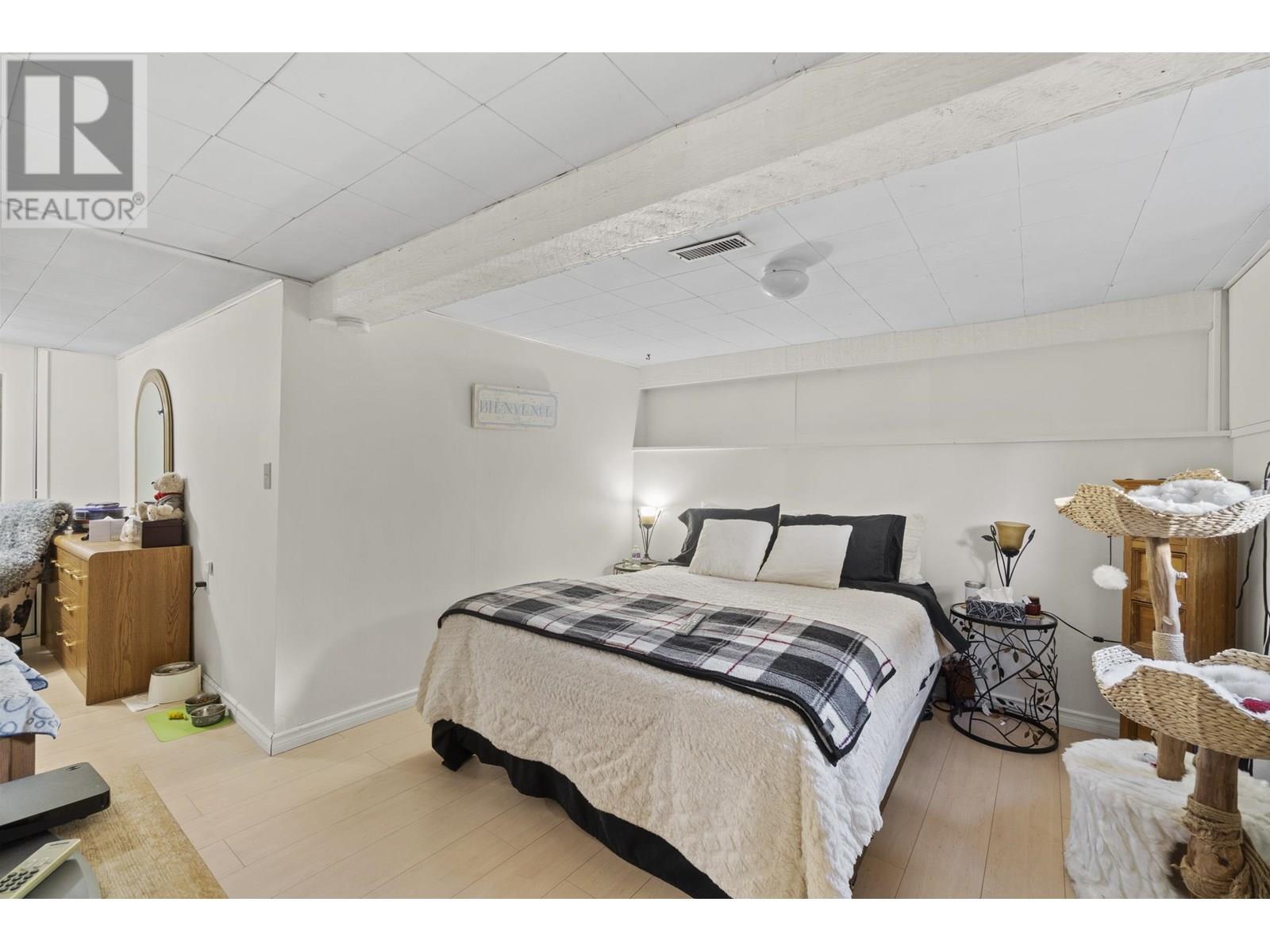 Photo 4 of 570 Colby Street, New Westminster BC