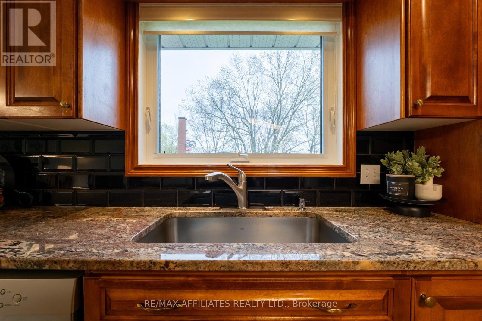 Photo 19 of 2551 Old Red Road, Elizabethtownkitley ON