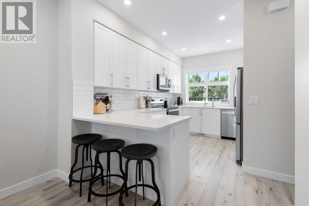 Single Family House for Sale in  Les Jardins Park SE Douglasdale/Glen Calgary 