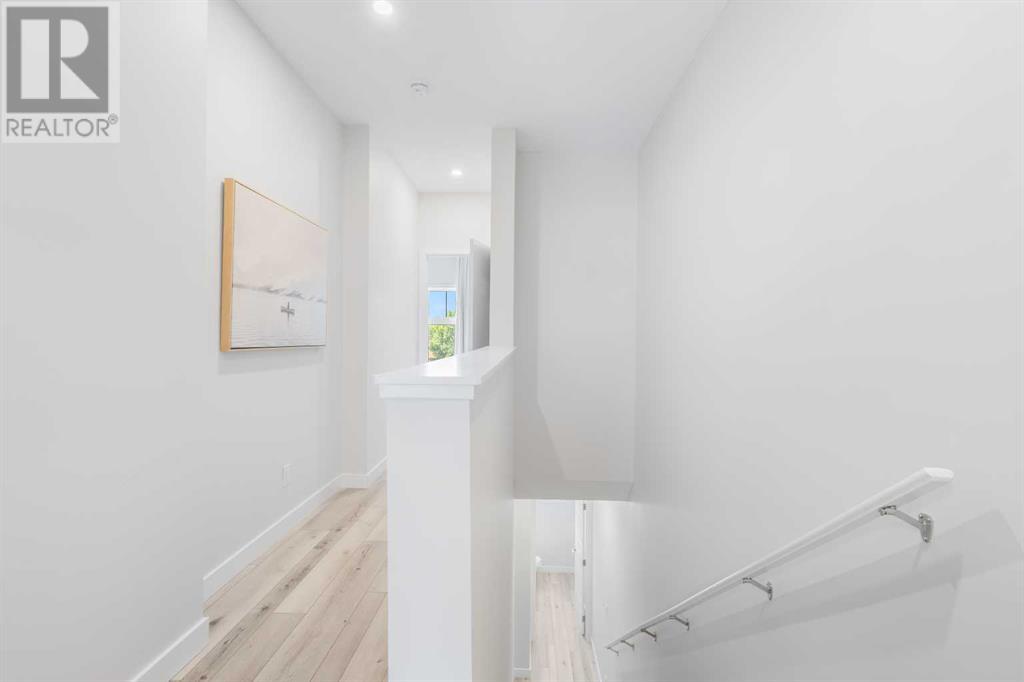 Single Family House for Sale in  Les Jardins Park SE Douglasdale/Glen Calgary 
