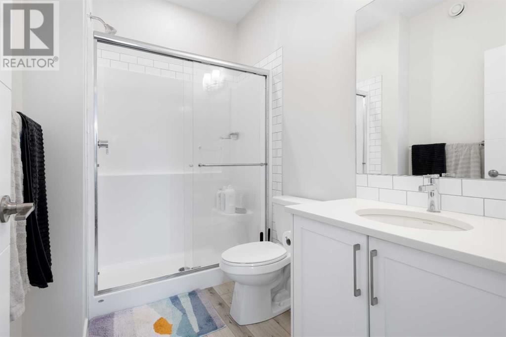Single Family House for Sale in  Les Jardins Park SE Douglasdale/Glen Calgary 