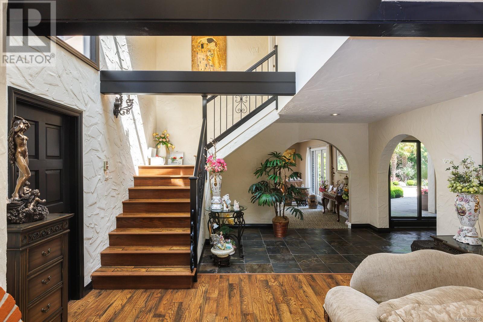  2495 Shannon Place, Saanich
