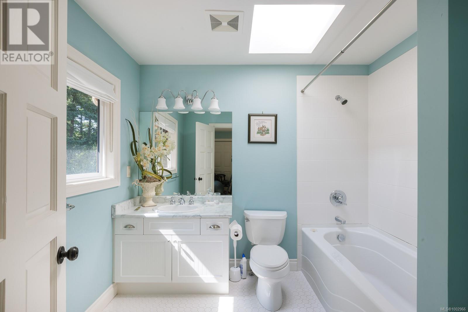  2495 Shannon Place, Saanich