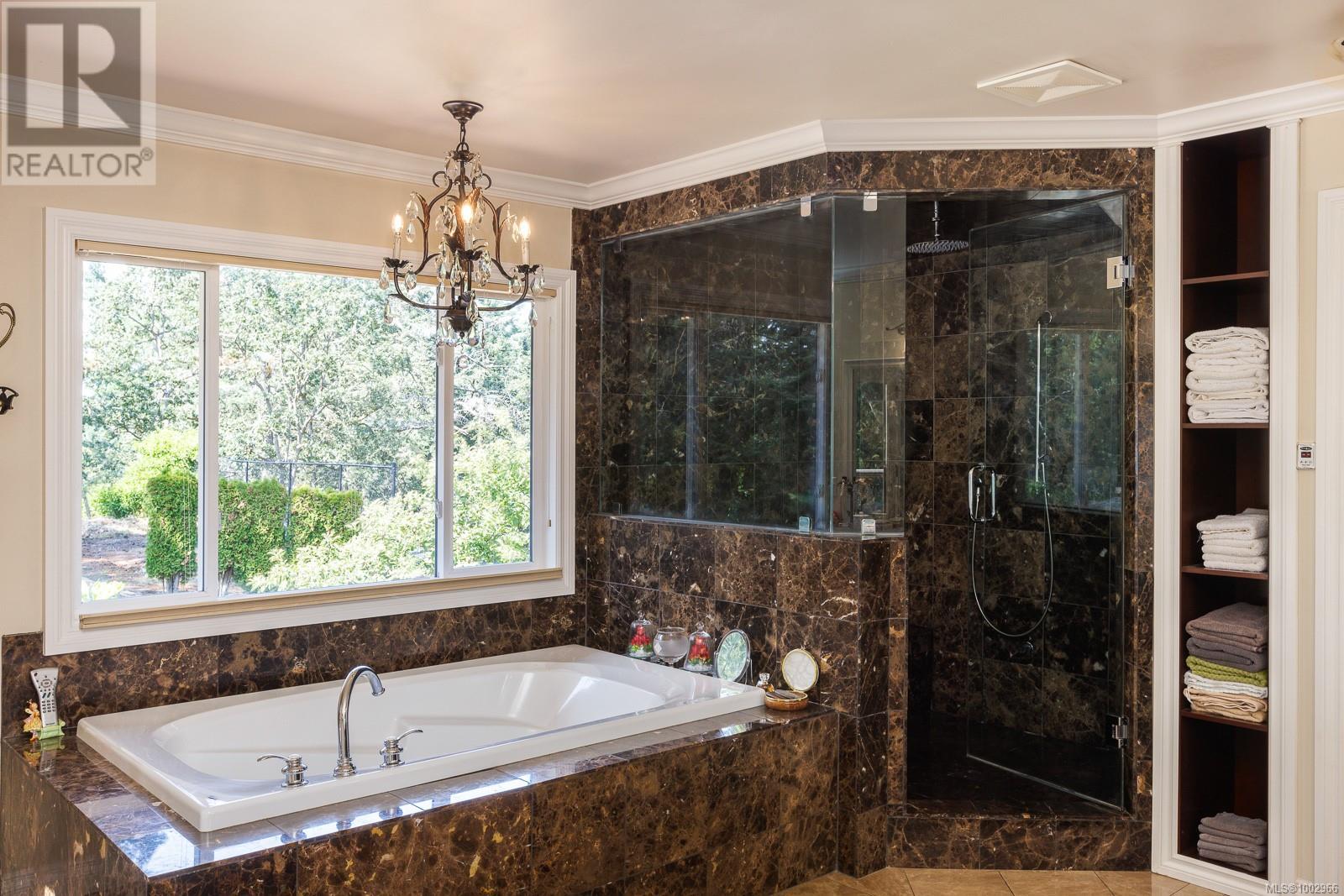  2495 Shannon Place, Saanich