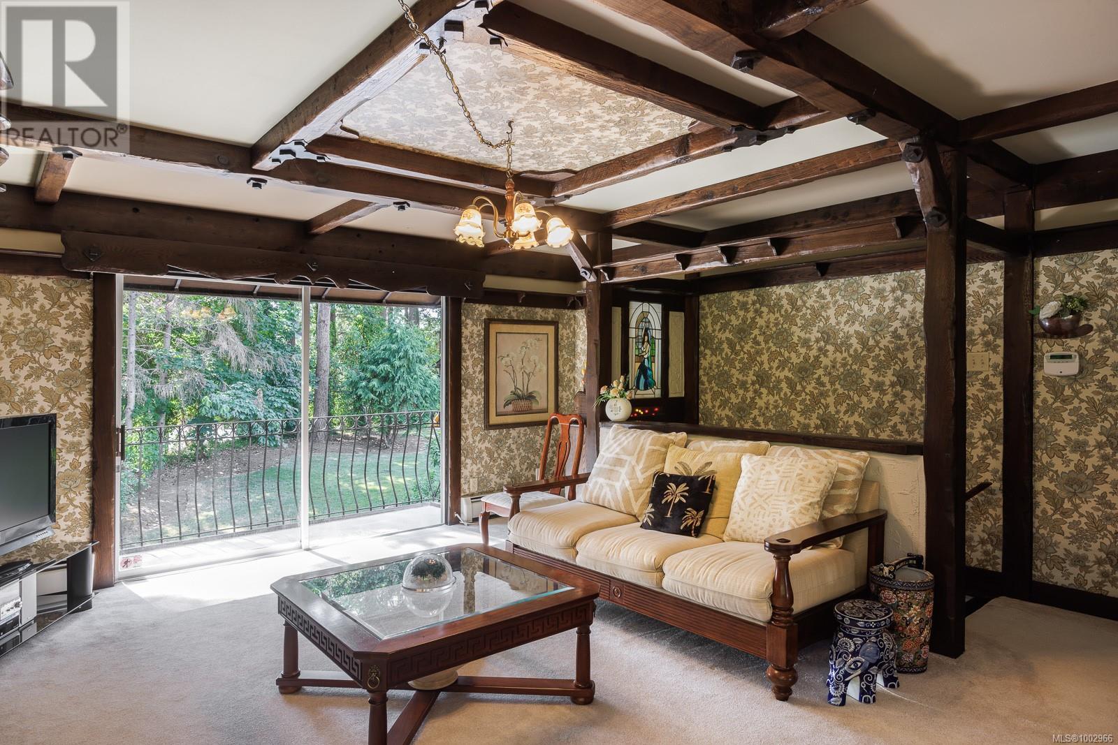  2495 Shannon Place, Saanich