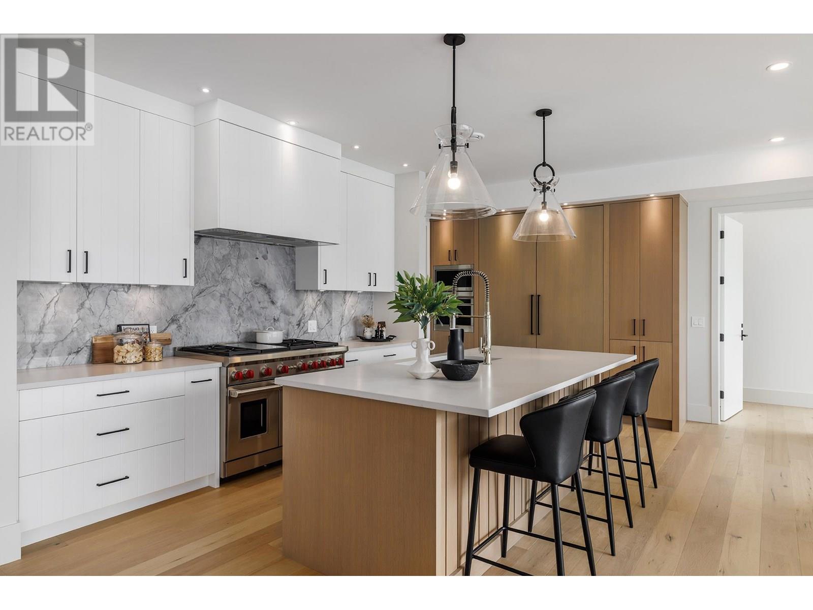 1392 Vineyard Drive, West Kelowna
