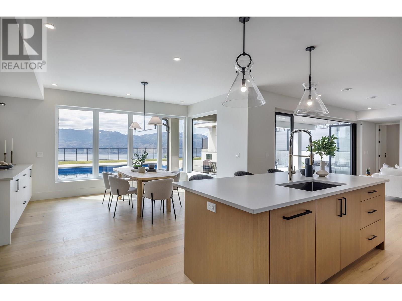  1392 Vineyard Drive, West Kelowna