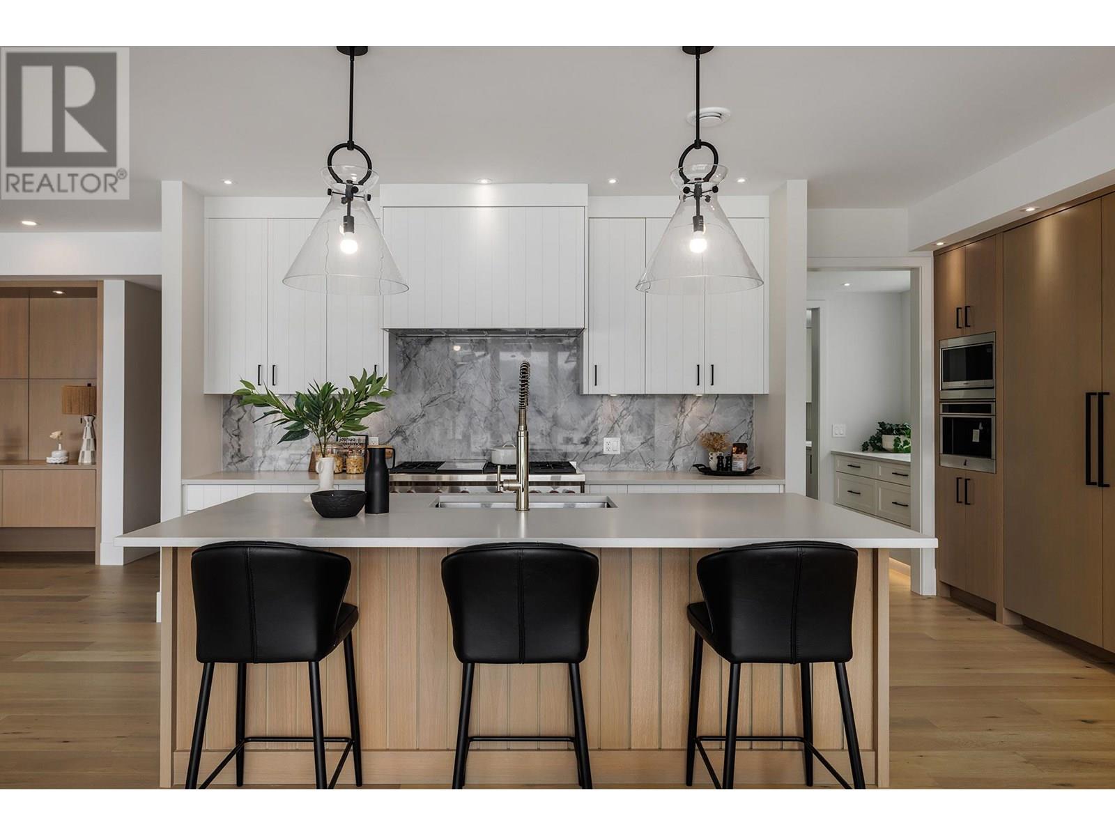  1392 Vineyard Drive, West Kelowna