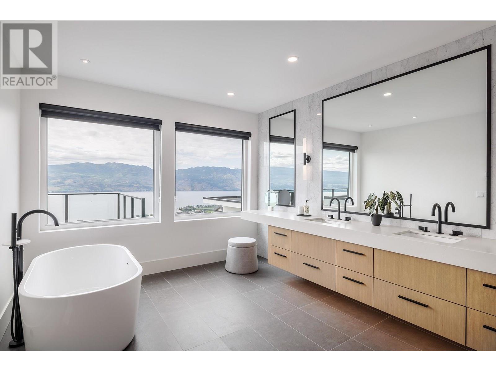  1392 Vineyard Drive, West Kelowna