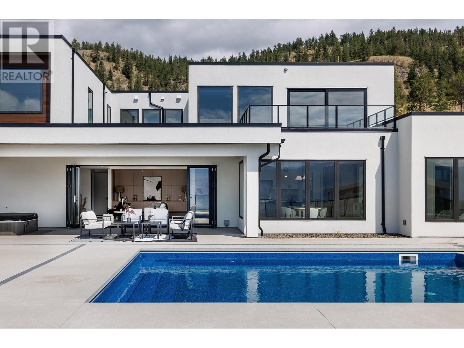 1392 Vineyard Drive, West Kelowna