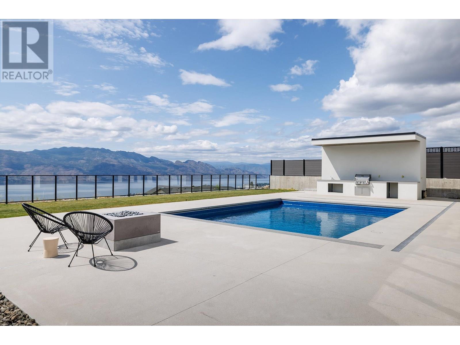  1392 Vineyard Drive, West Kelowna