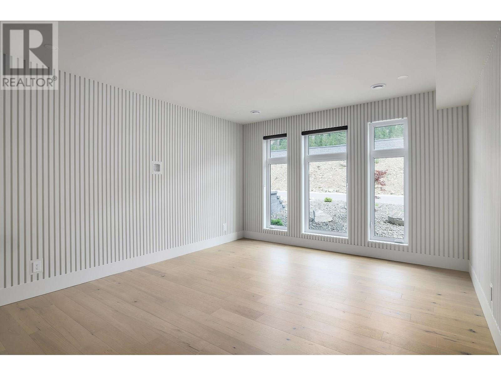  1392 Vineyard Drive, West Kelowna