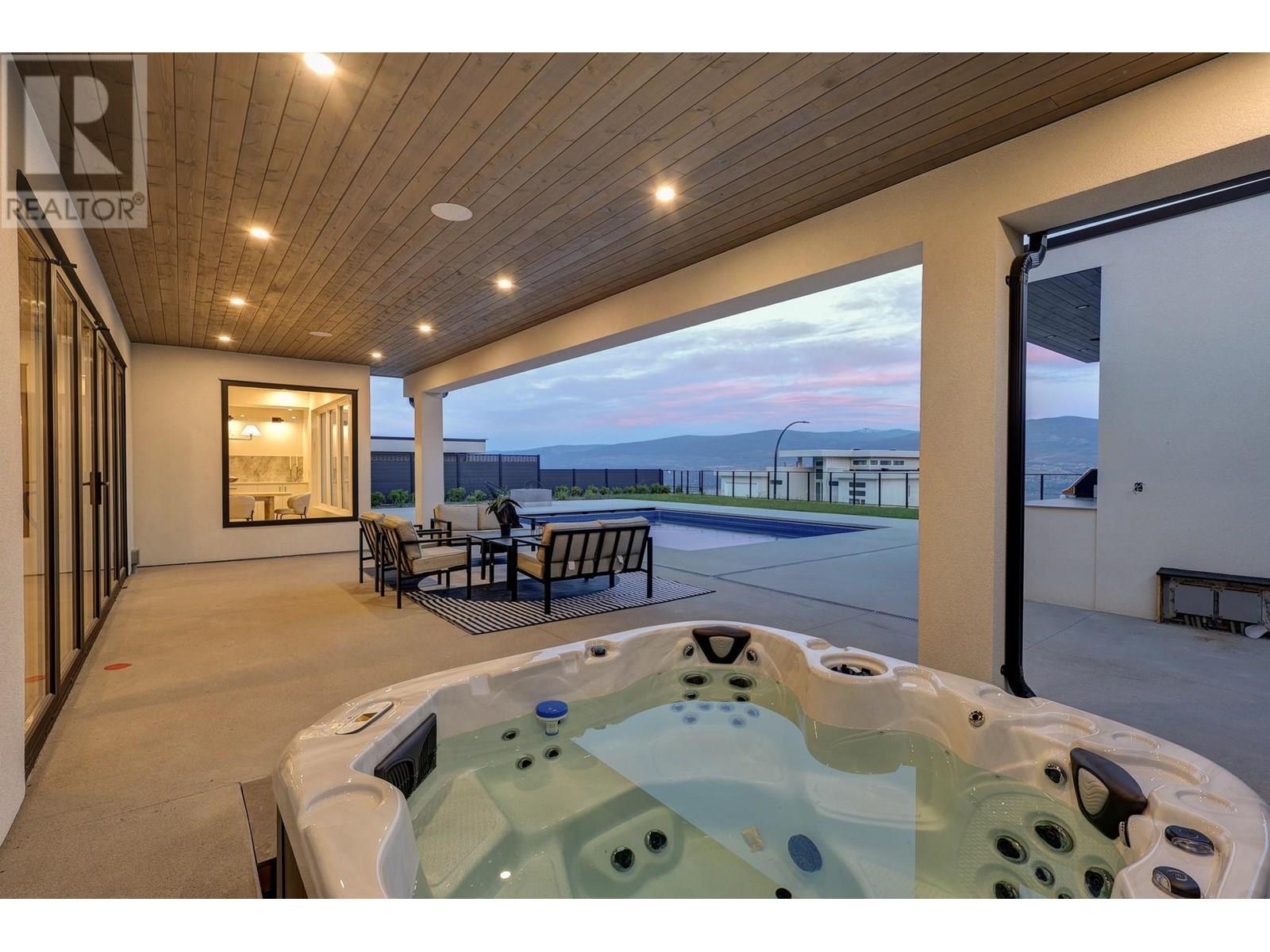  1392 Vineyard Drive, West Kelowna