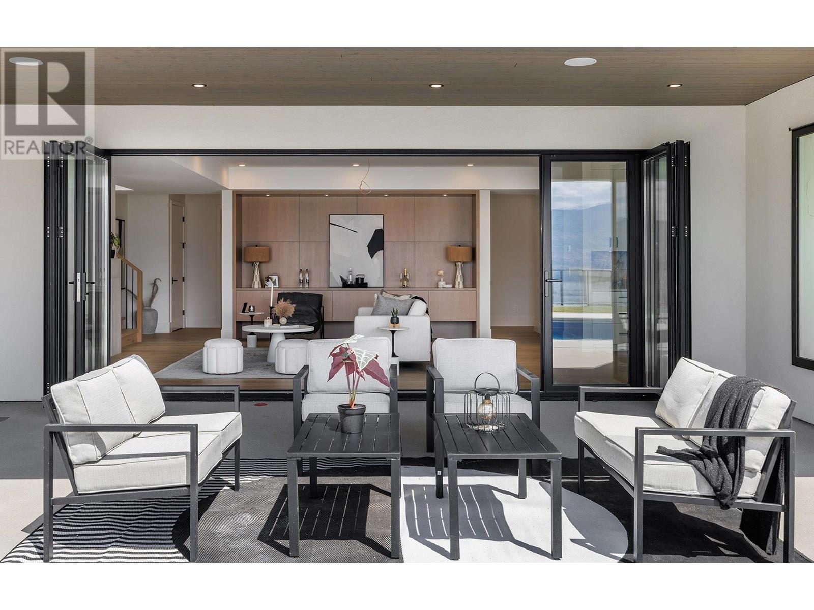  1392 Vineyard Drive, West Kelowna