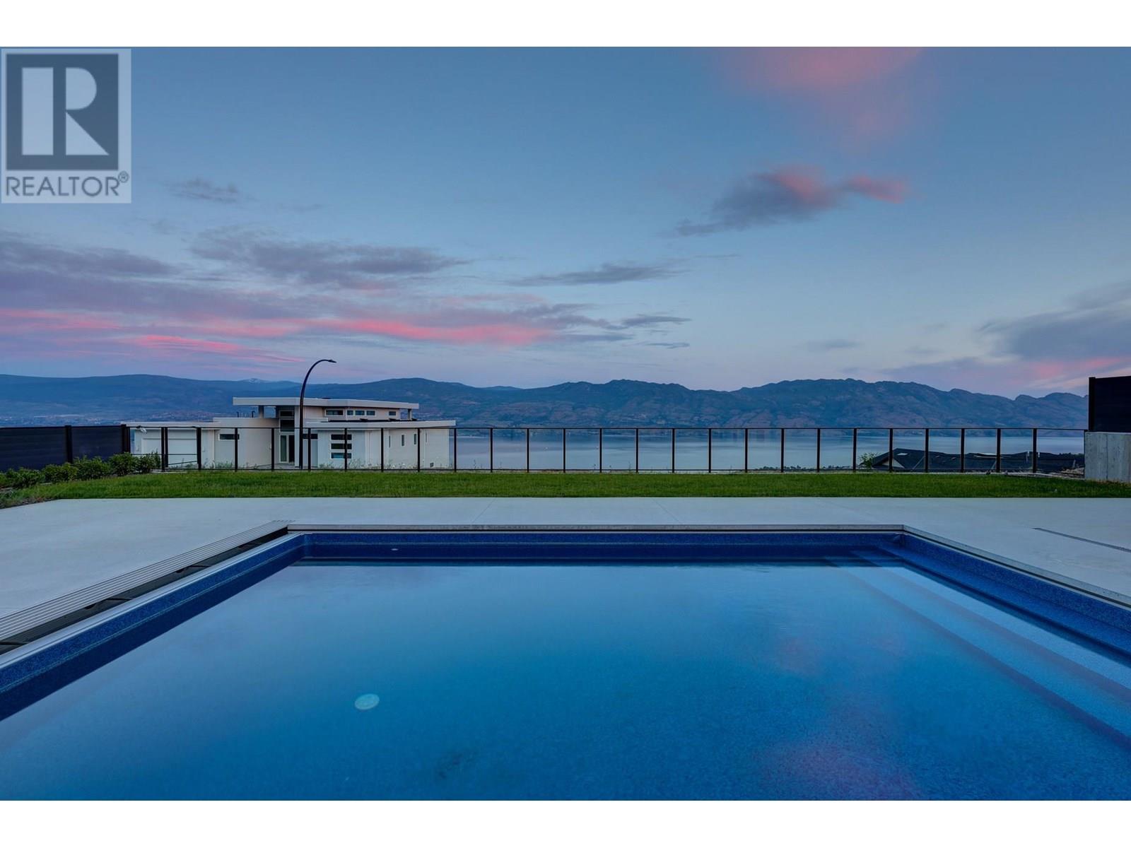  1392 Vineyard Drive, West Kelowna