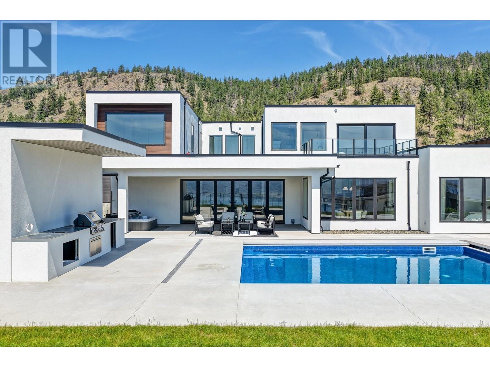  1392 Vineyard Drive, West Kelowna