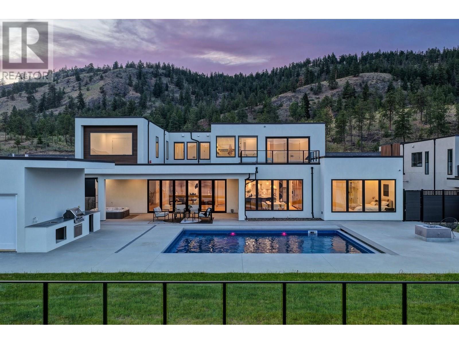  1392 Vineyard Drive, West Kelowna