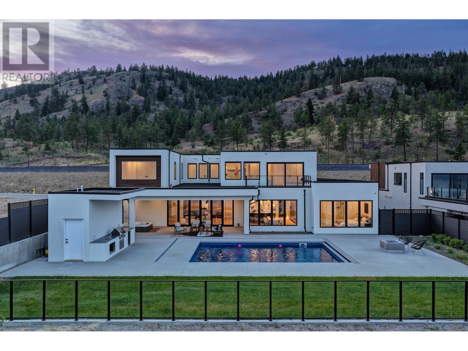  1392 Vineyard Drive, West Kelowna