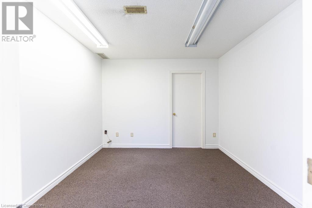 Photo 10 of 923 Brant Street Unit 4, Burlington ON