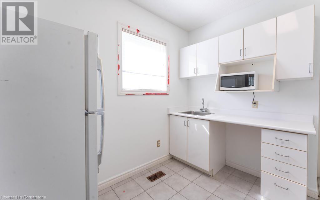 Photo 13 of 923 Brant Street Unit 4, Burlington ON