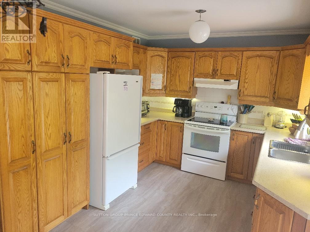 Photo 38 of 100 Selena Avenue, Belleville ON