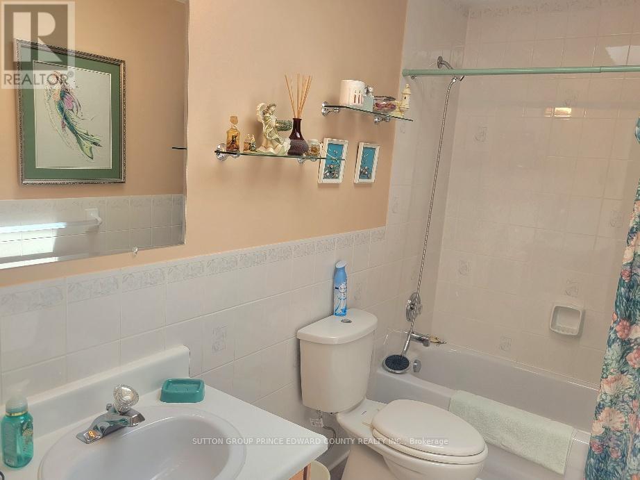 Photo 24 of 100 Selena Avenue, Belleville ON