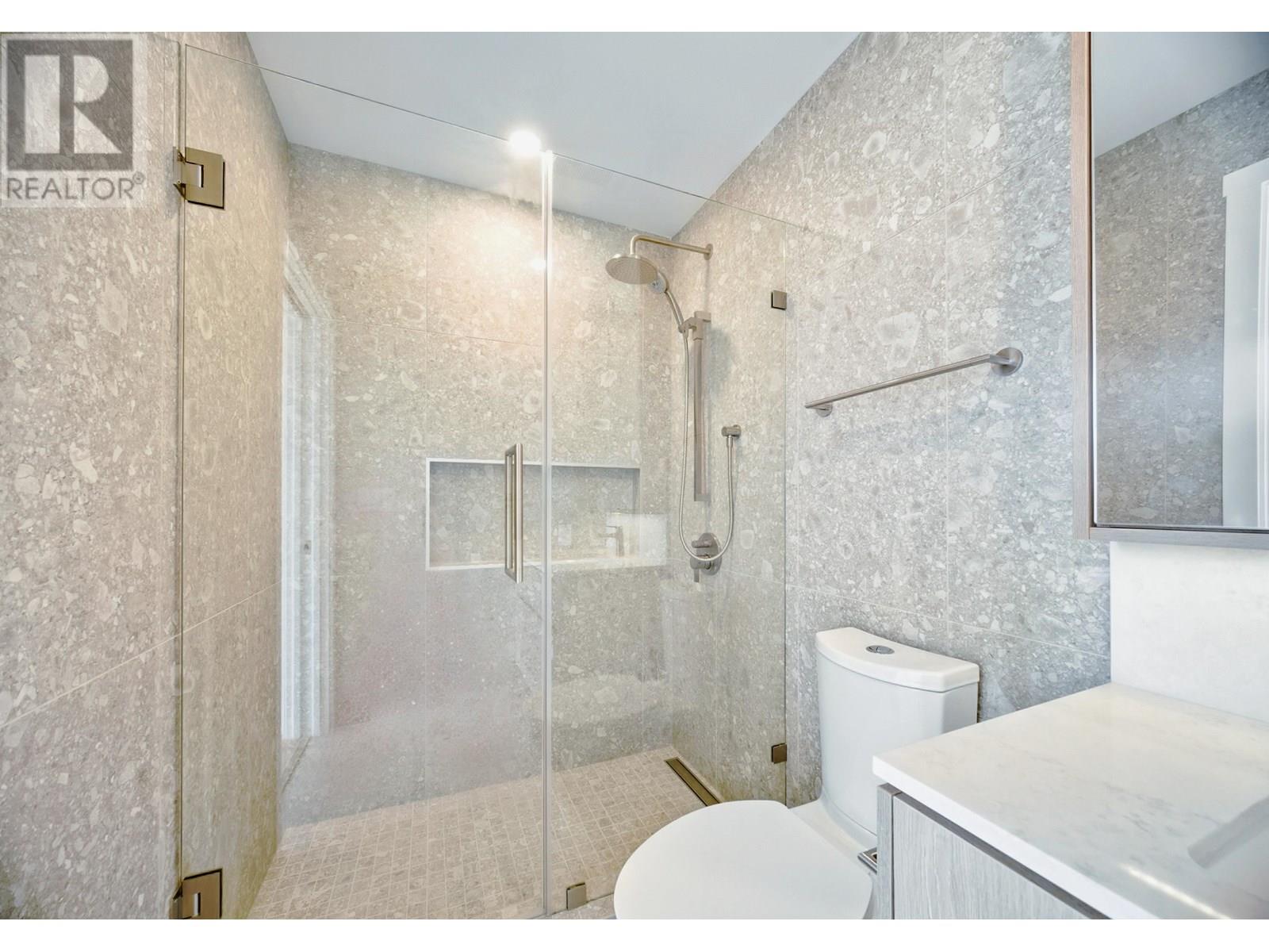 Photo 33 of 315 5212 Cambie Street, Vancouver BC