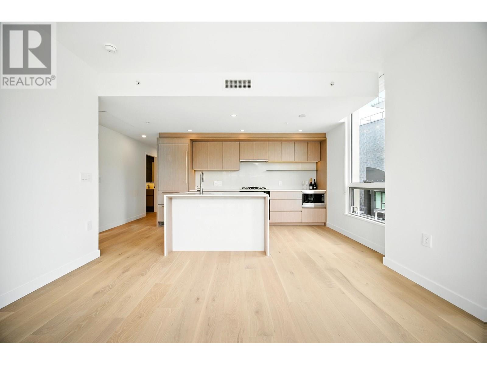 Photo 9 of 315 5212 Cambie Street, Vancouver BC