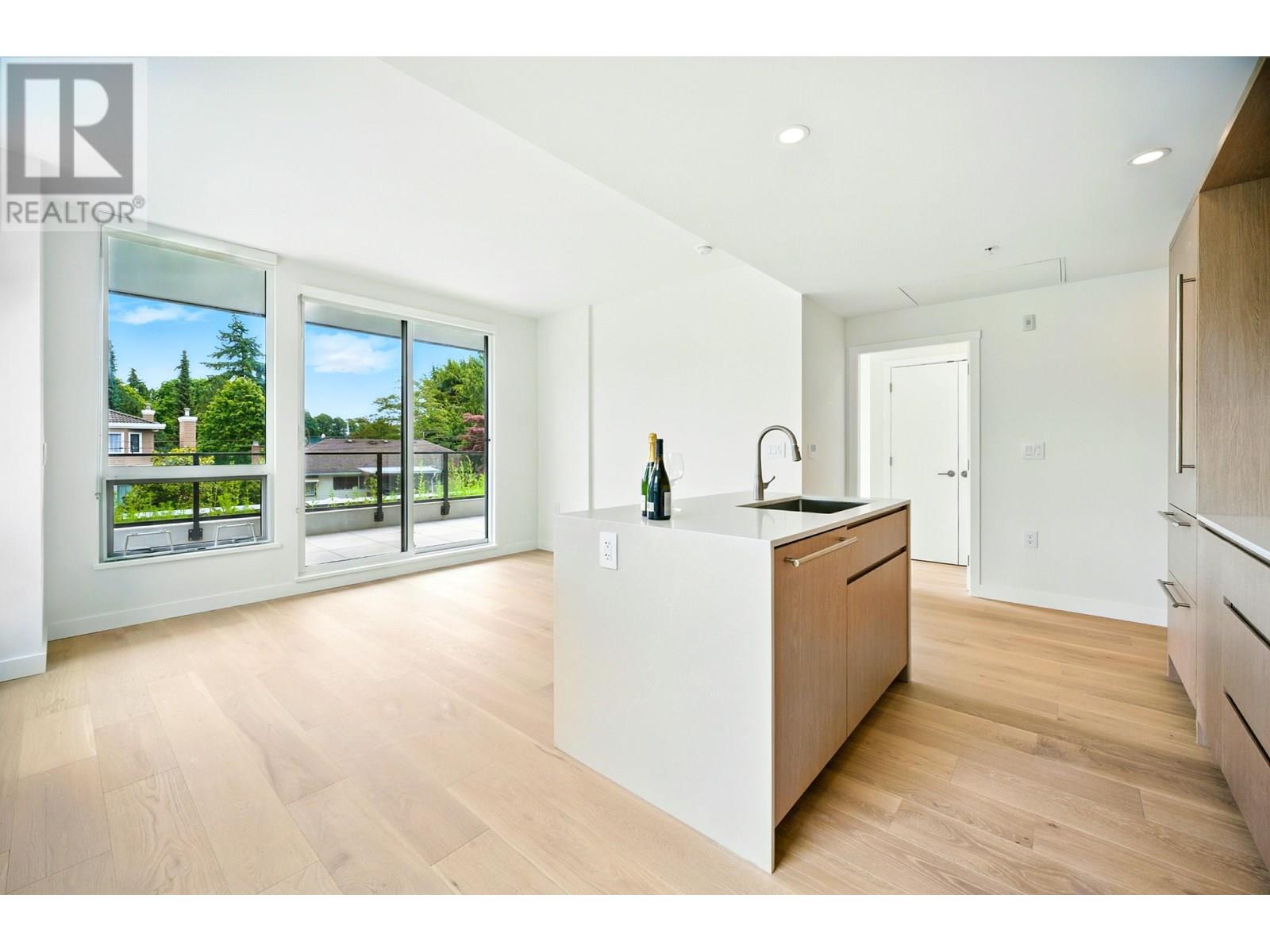 Photo 7 of 315 5212 Cambie Street, Vancouver BC