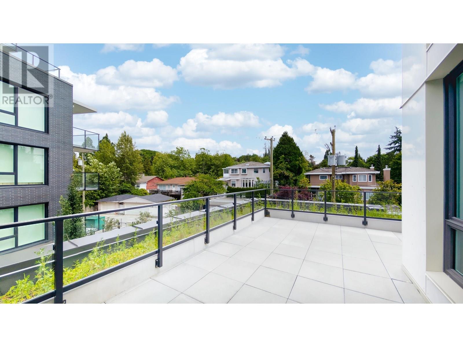 Photo 4 of 315 5212 Cambie Street, Vancouver BC